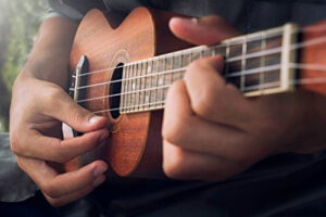 Bài tập luyện trong cách gảy đàn ukulele