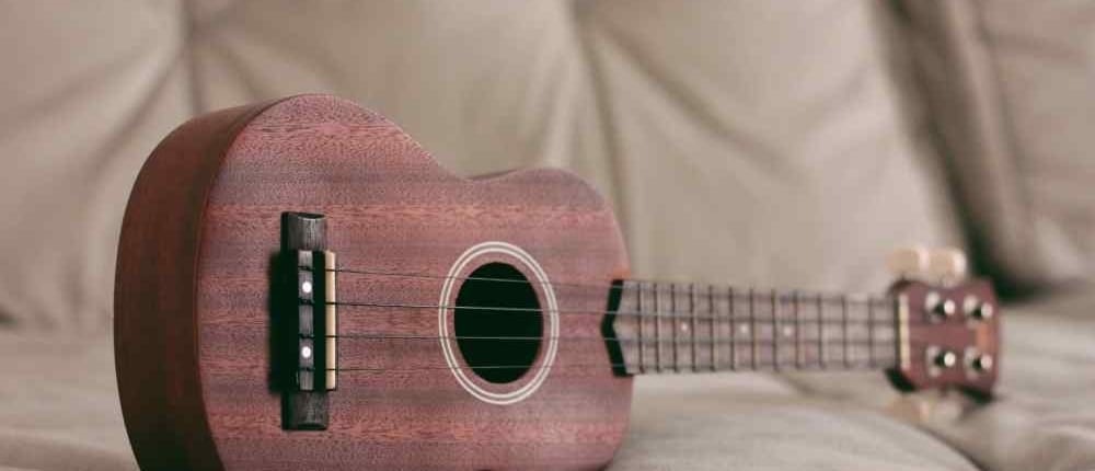 cách chỉnh dây đàn ukulele