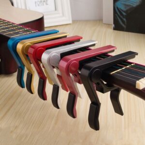 Capo đàn ukulele là gì? Sử dụng khi nào và có những kiểu loại gì?