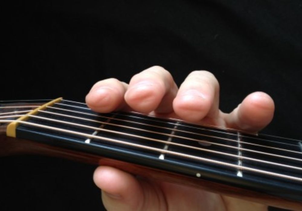 Luyện tay - Cách học đàn Guitar nhanh nhất cho người mới